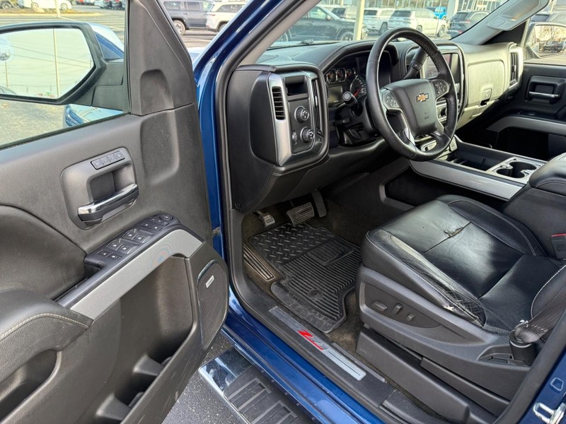 Chevrolet Silverado 1500 Vehicle Full-screen Gallery Image 16