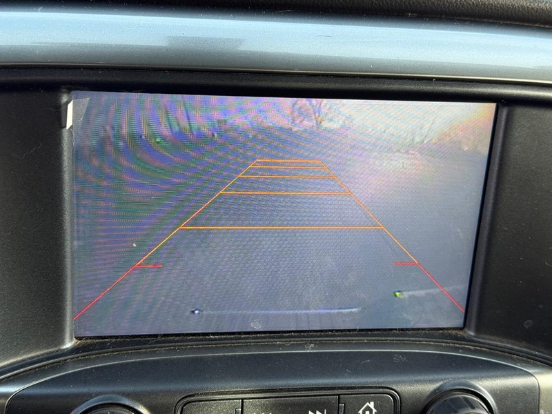 Chevrolet Silverado 1500 Vehicle Full-screen Gallery Image 23