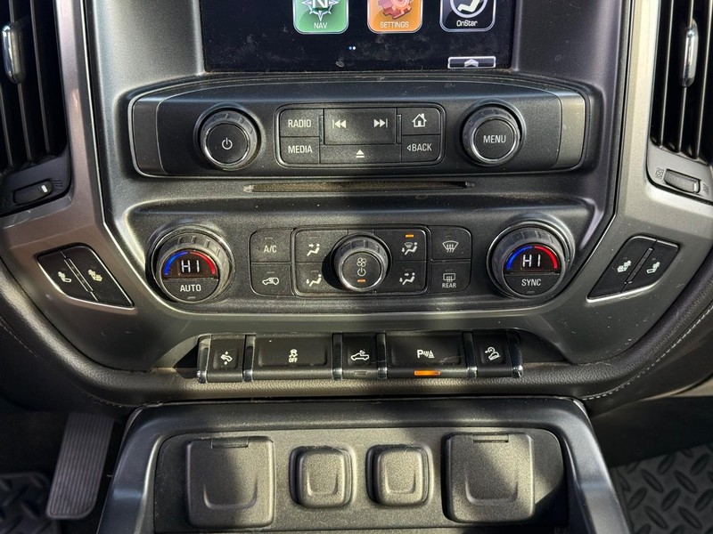 Chevrolet Silverado 1500 Vehicle Full-screen Gallery Image 24