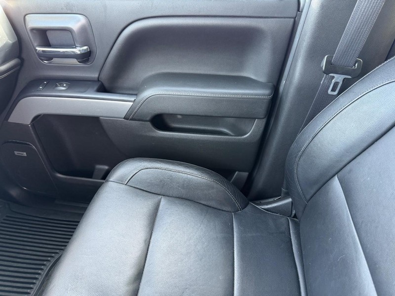 Chevrolet Silverado 1500 Vehicle Full-screen Gallery Image 26