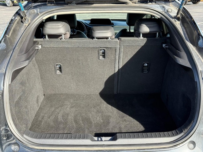 Mazda CX-30 Vehicle Full-screen Gallery Image 3