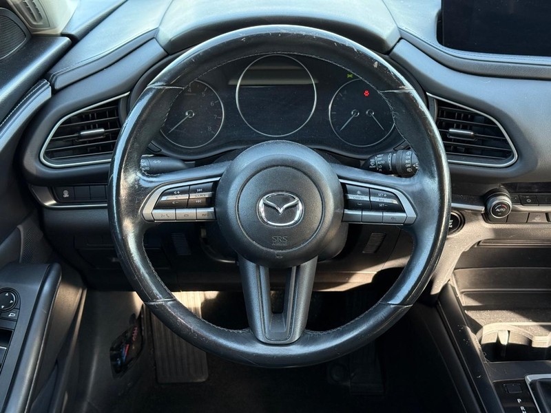 Mazda CX-30 Vehicle Full-screen Gallery Image 11