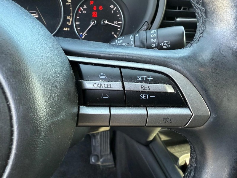 Mazda CX-30 Vehicle Full-screen Gallery Image 19