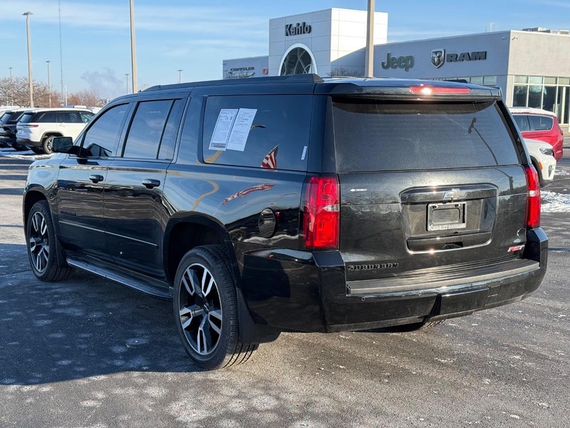 Chevrolet Suburban Vehicle Full-screen Gallery Image 5