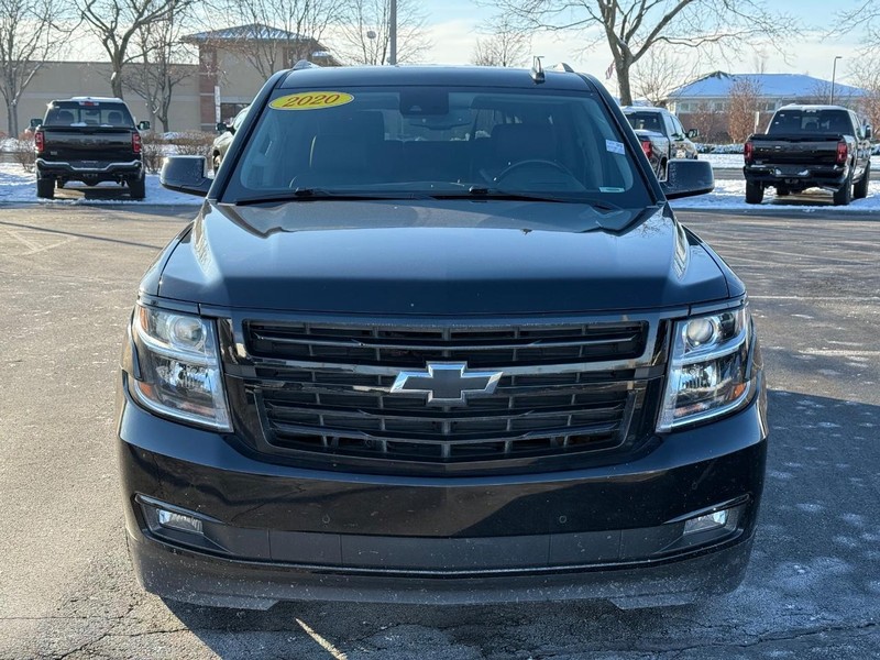Chevrolet Suburban Vehicle Full-screen Gallery Image 10