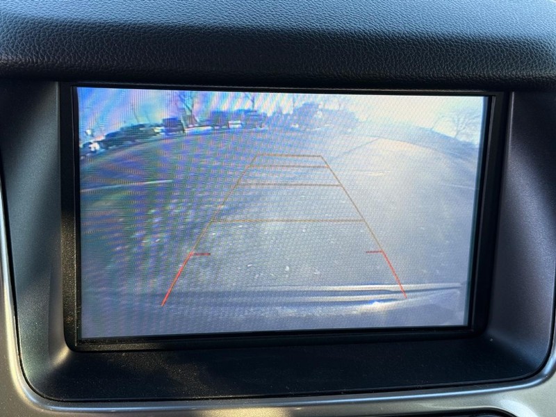 Chevrolet Suburban Vehicle Full-screen Gallery Image 27