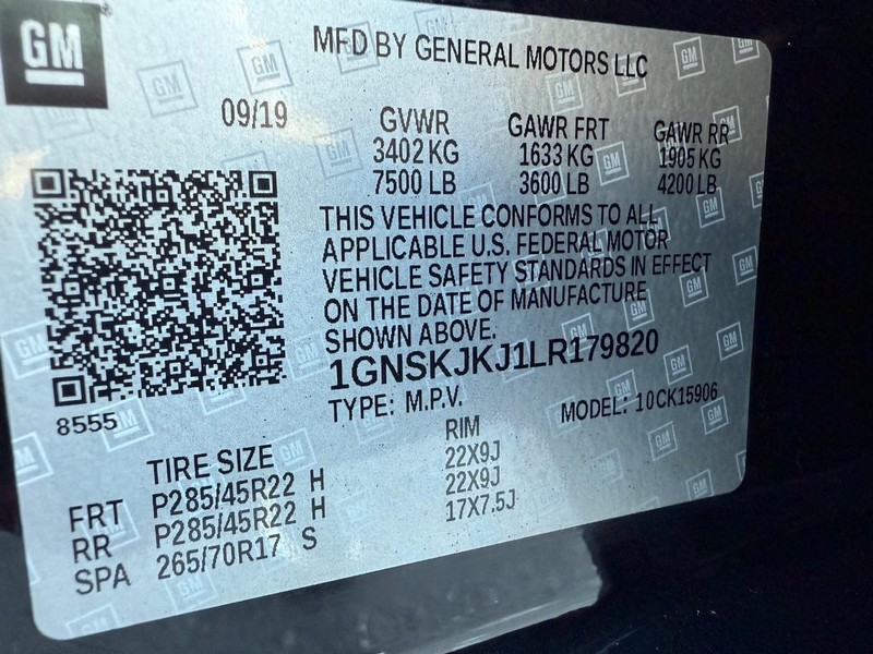 Chevrolet Suburban Vehicle Full-screen Gallery Image 35