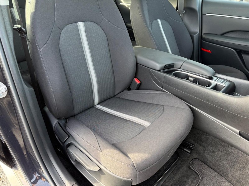 Hyundai Sonata Vehicle Full-screen Gallery Image 15