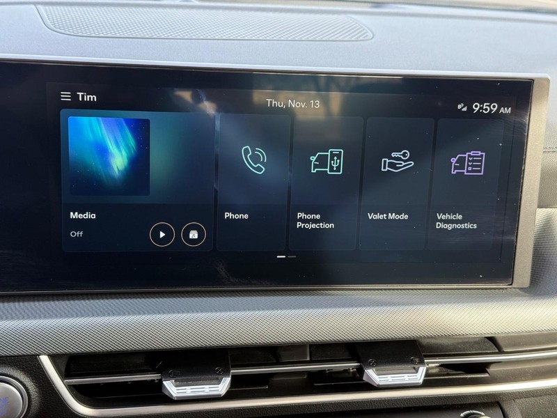 Hyundai Sonata Vehicle Full-screen Gallery Image 22