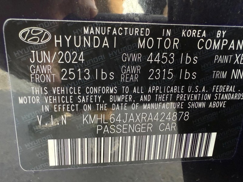 Hyundai Sonata Vehicle Full-screen Gallery Image 30