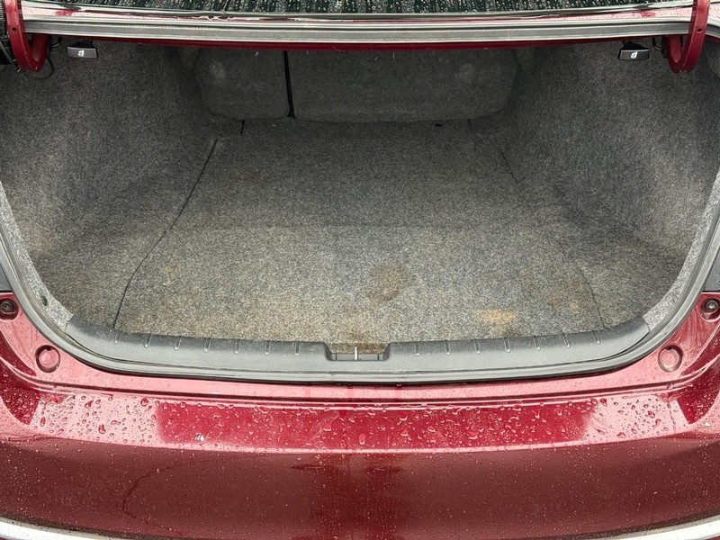 Honda Accord Sedan Vehicle Full-screen Gallery Image 7