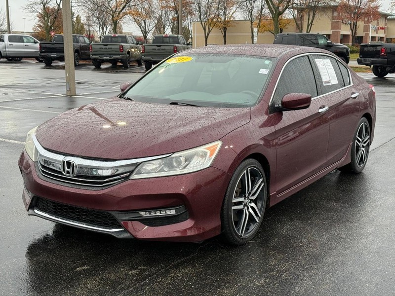 Honda Accord Sedan Vehicle Full-screen Gallery Image 9