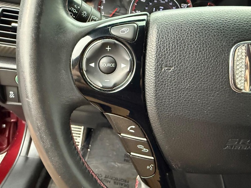 Honda Accord Sedan Vehicle Full-screen Gallery Image 20