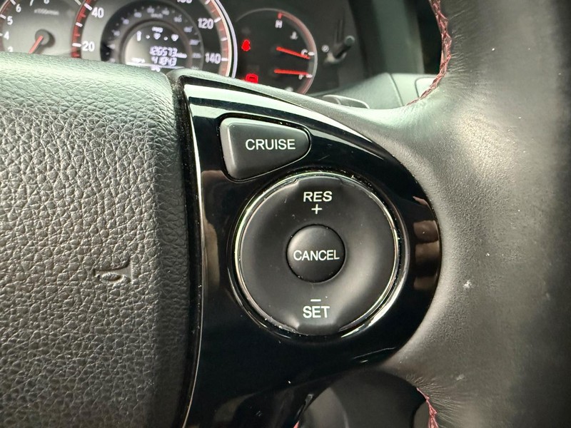 Honda Accord Sedan Vehicle Full-screen Gallery Image 21