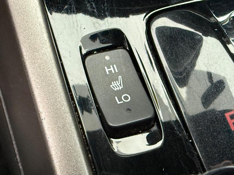 Honda Accord Sedan Vehicle Full-screen Gallery Image 23