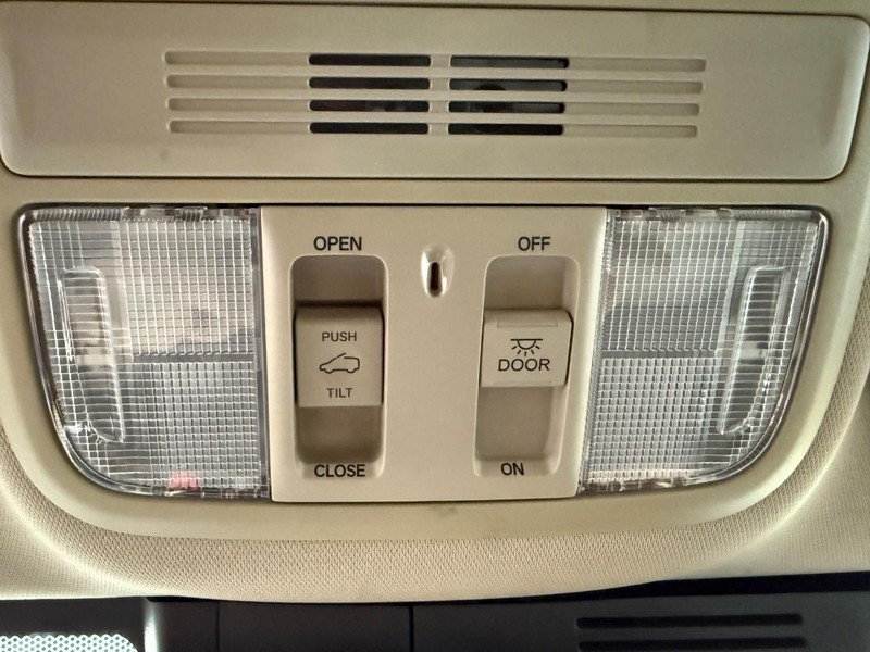 Honda CR-V Vehicle Full-screen Gallery Image 29