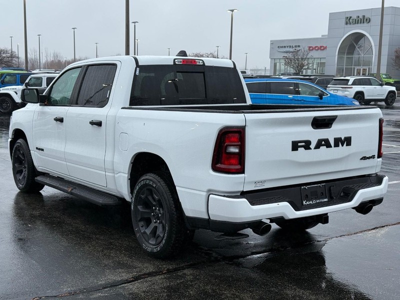 Ram 1500 Vehicle Full-screen Gallery Image 5