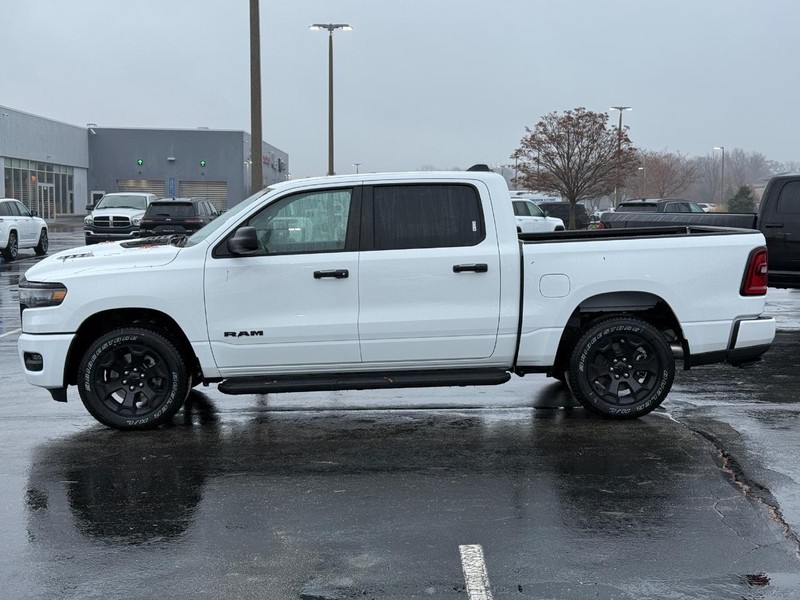 Ram 1500 Vehicle Full-screen Gallery Image 8