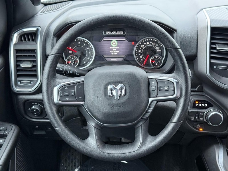 Ram 1500 Vehicle Full-screen Gallery Image 14