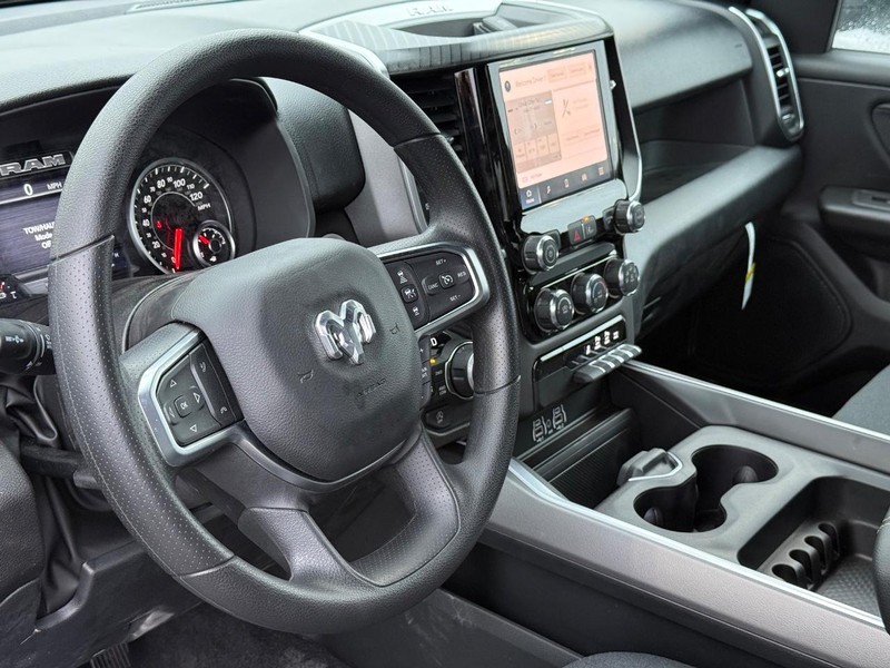 Ram 1500 Vehicle Full-screen Gallery Image 19