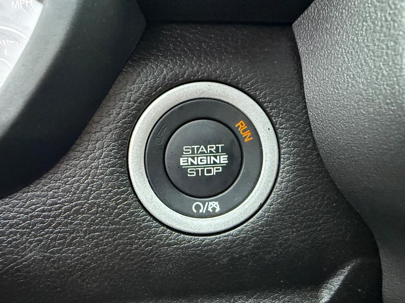 Ram 1500 Vehicle Full-screen Gallery Image 22