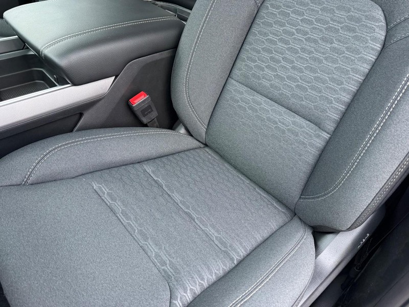 Ram 1500 Vehicle Full-screen Gallery Image 30