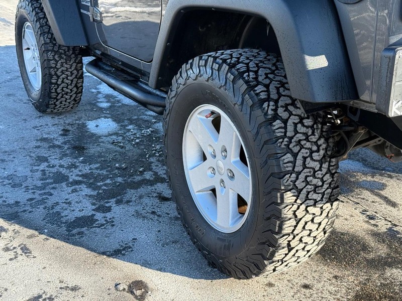 Jeep Wrangler JK Vehicle Full-screen Gallery Image 6