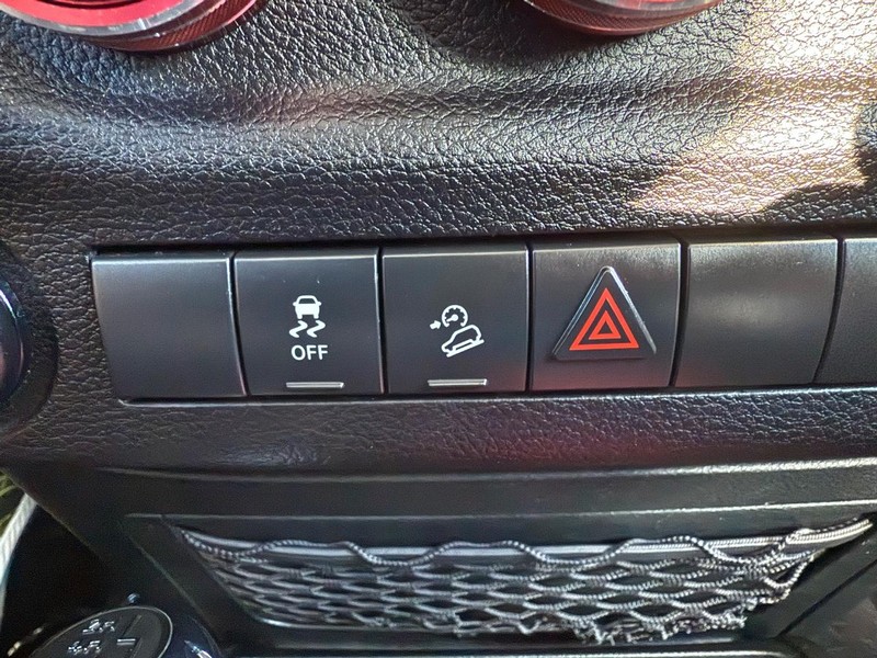 Jeep Wrangler JK Vehicle Full-screen Gallery Image 27