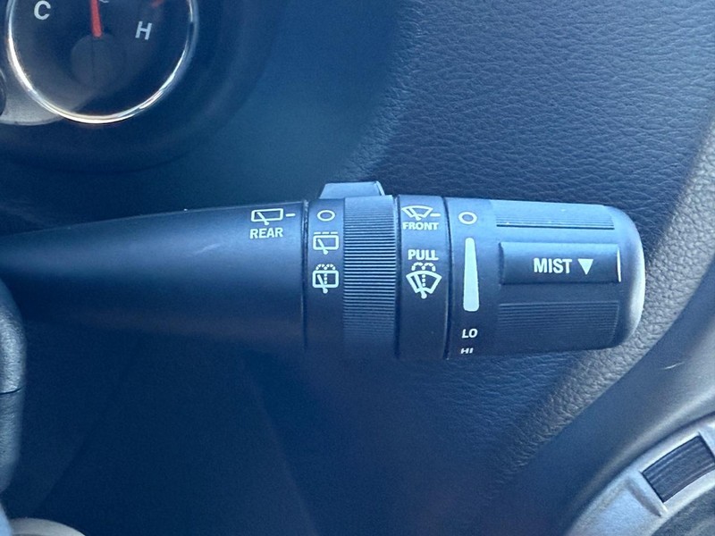 Jeep Wrangler JK Vehicle Full-screen Gallery Image 29