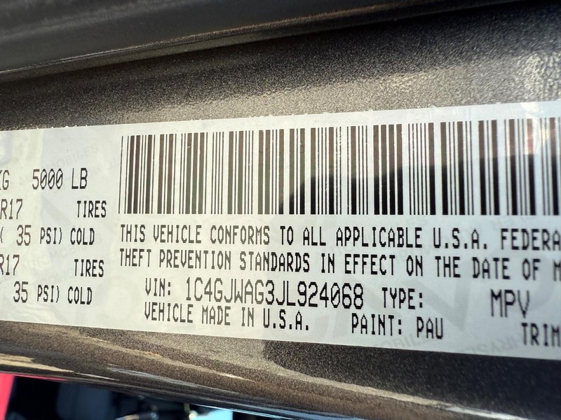 Jeep Wrangler JK Vehicle Full-screen Gallery Image 30