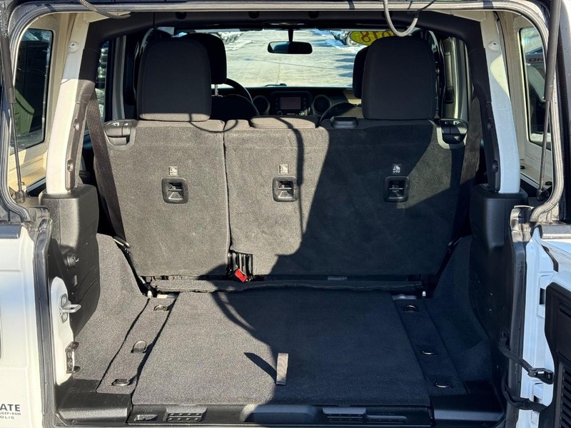 Jeep Wrangler Unlimited Vehicle Full-screen Gallery Image 7