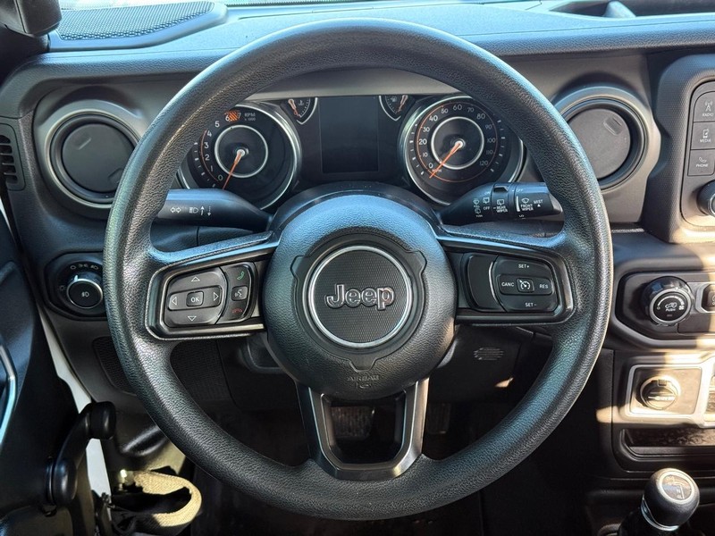 Jeep Wrangler Unlimited Vehicle Full-screen Gallery Image 13