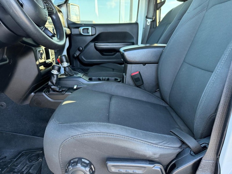 Jeep Wrangler Unlimited Vehicle Full-screen Gallery Image 17