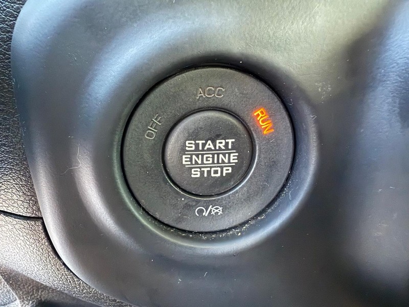 Jeep Wrangler Unlimited Vehicle Full-screen Gallery Image 21