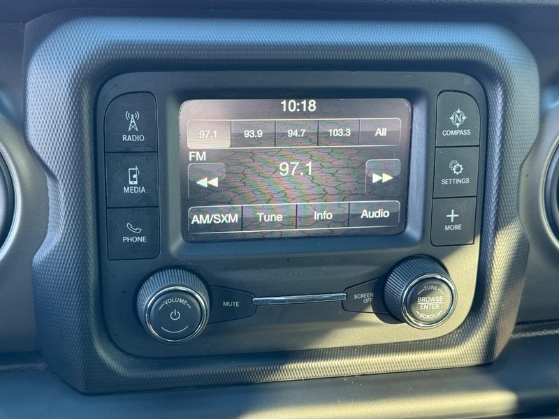 Jeep Wrangler Unlimited Vehicle Full-screen Gallery Image 22