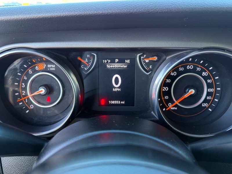 Jeep Wrangler Unlimited Vehicle Full-screen Gallery Image 27