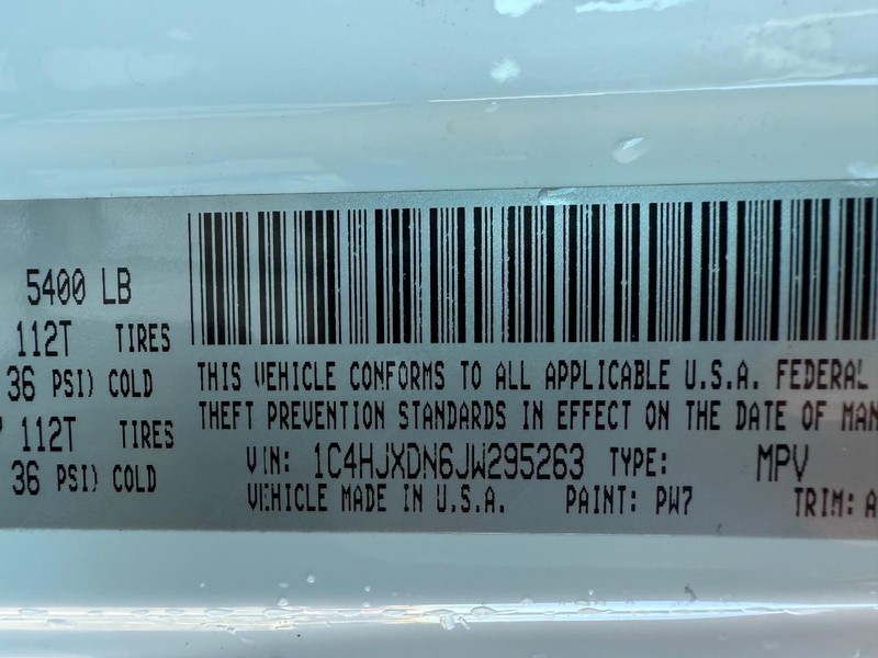 Jeep Wrangler Unlimited Vehicle Full-screen Gallery Image 32