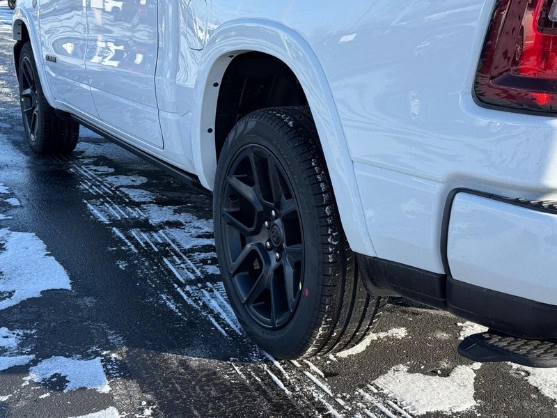 Ram 1500 Vehicle Full-screen Gallery Image 6