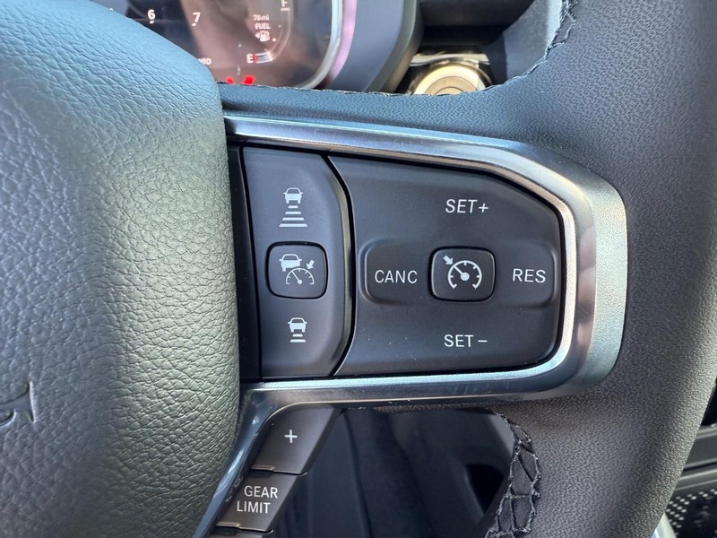 Ram 1500 Vehicle Full-screen Gallery Image 21