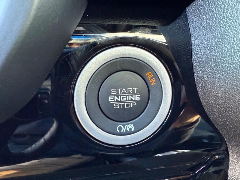 Ram 1500 Vehicle Full-screen Gallery Image 22