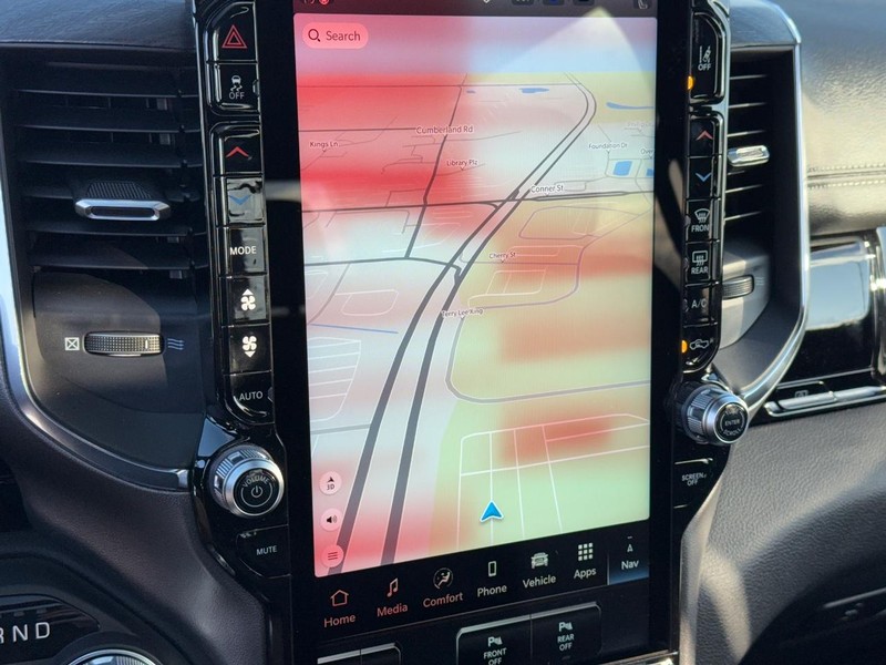 Ram 1500 Vehicle Full-screen Gallery Image 23