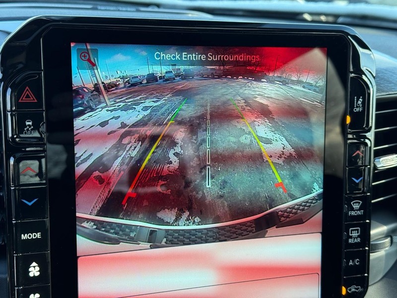 Ram 1500 Vehicle Full-screen Gallery Image 24