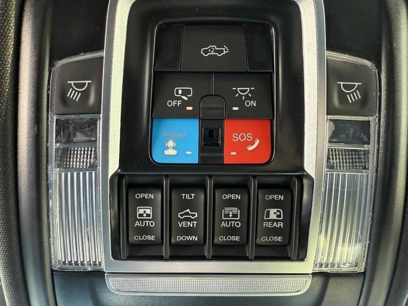 Ram 1500 Vehicle Full-screen Gallery Image 27