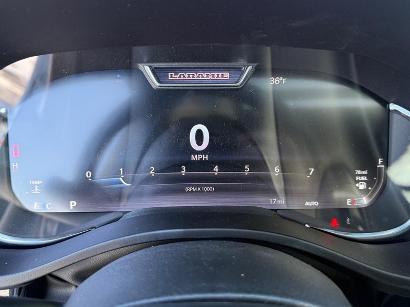 Ram 1500 Vehicle Full-screen Gallery Image 28