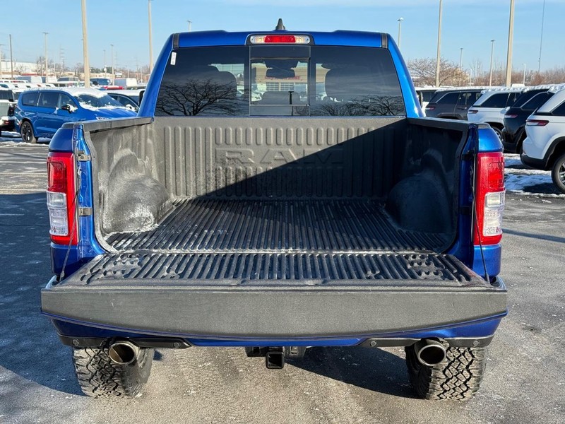 Ram 1500 Vehicle Full-screen Gallery Image 7