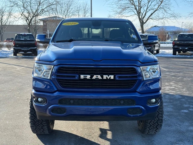 Ram 1500 Vehicle Full-screen Gallery Image 9