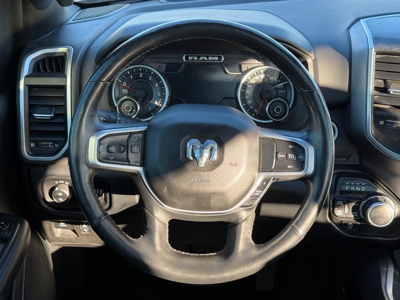 Ram 1500 Vehicle Full-screen Gallery Image 14