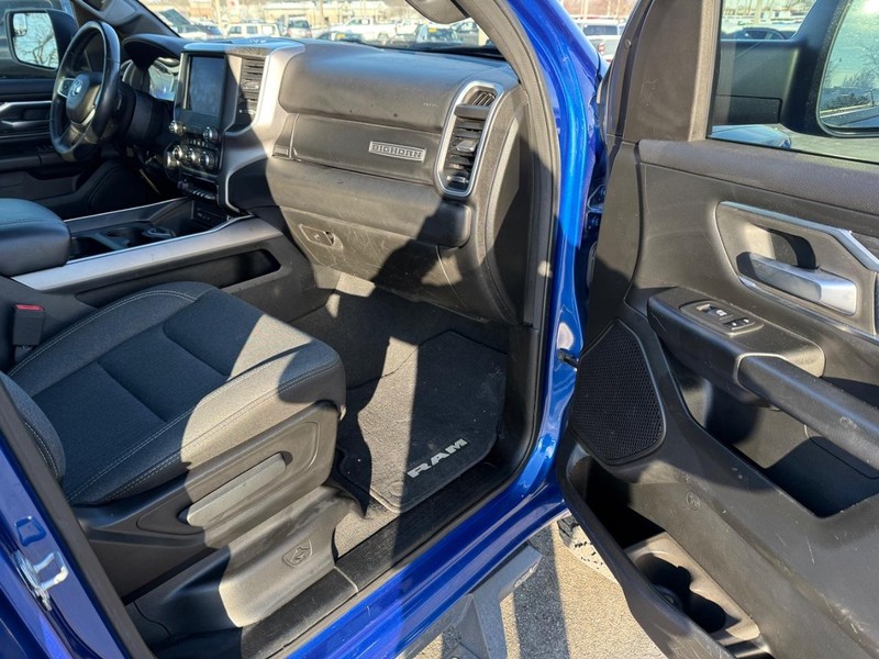 Ram 1500 Vehicle Full-screen Gallery Image 15