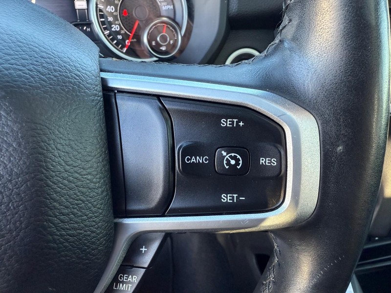 Ram 1500 Vehicle Full-screen Gallery Image 21