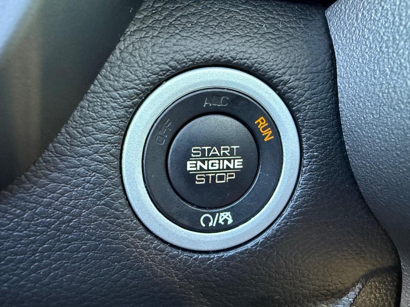 Ram 1500 Vehicle Full-screen Gallery Image 22